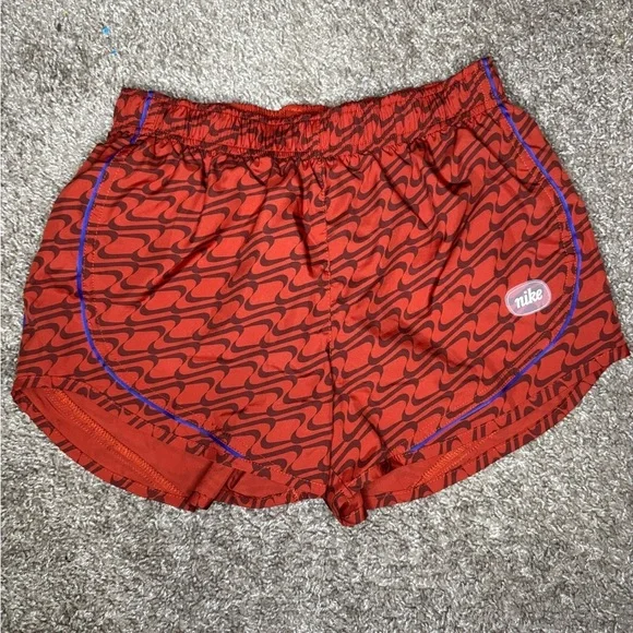 Nike Women's Dri-FIT Tempo Icon Clash Tempo Running Shorts - Picture 2 of 6